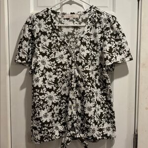 LOFT green and White Floral Top
